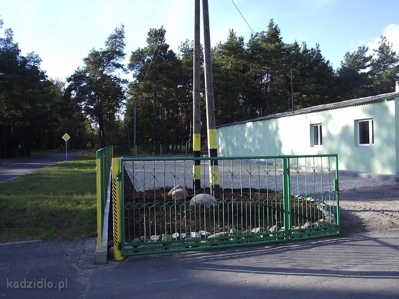 front_1.jpg - Wjazd na teren zakładu - rok 2009